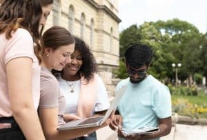 Early Application Strategies for U.S. Colleges